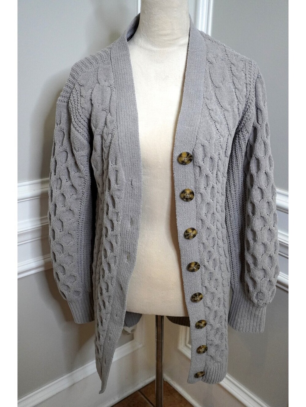 Derek Heart Gray Cable Knit Cardigan Sweater Medium